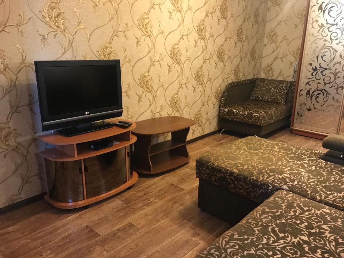 Затишна Однокімнатна Квартира 5 Хв Від Південного Вокзалу Kharkiv Bagian luar foto